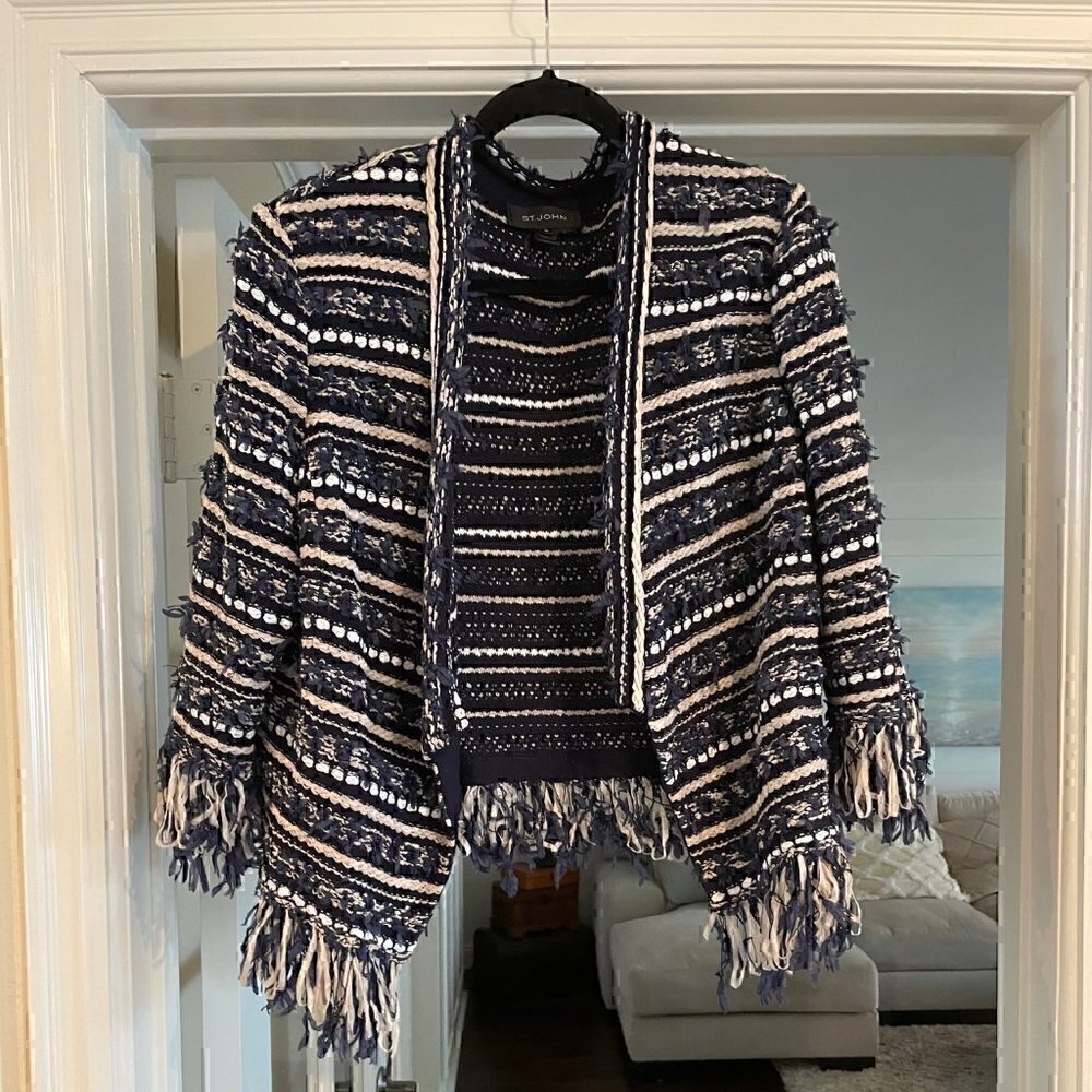 ST JOHN Jacket.  Cropped, Unique, multi-colored (Navy/Tan)  Size XL﻿﻿﻿﻿﻿﻿﻿